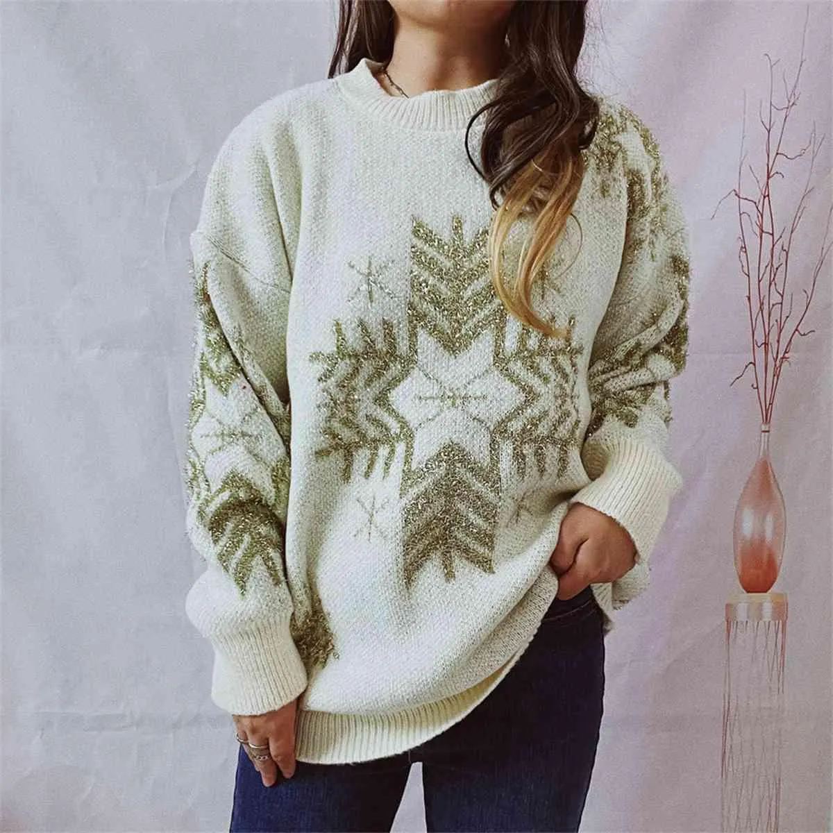 Cozy Snowflake Knit Sweater for Winter Wear