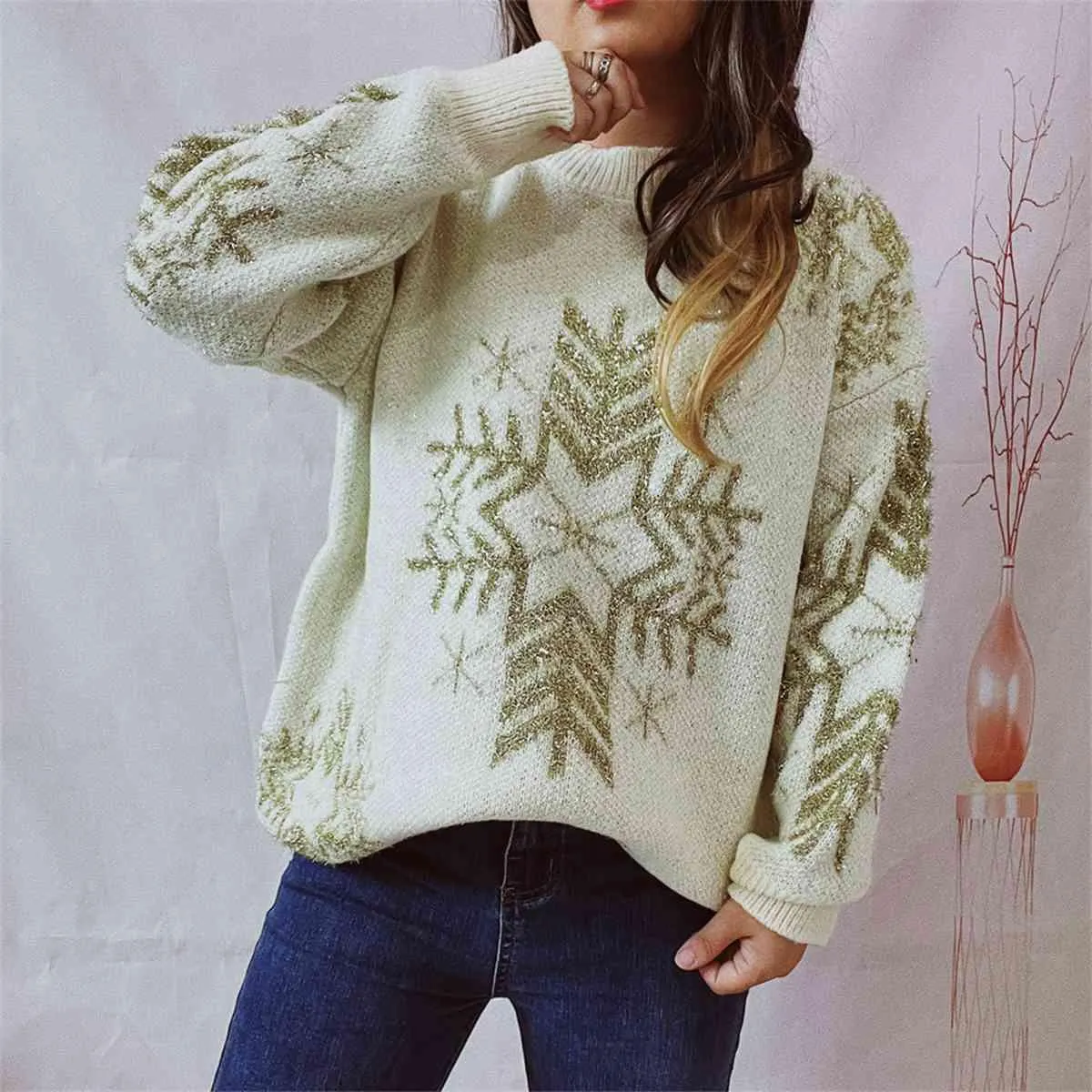 Cozy Snowflake Knit Sweater for Winter Wear