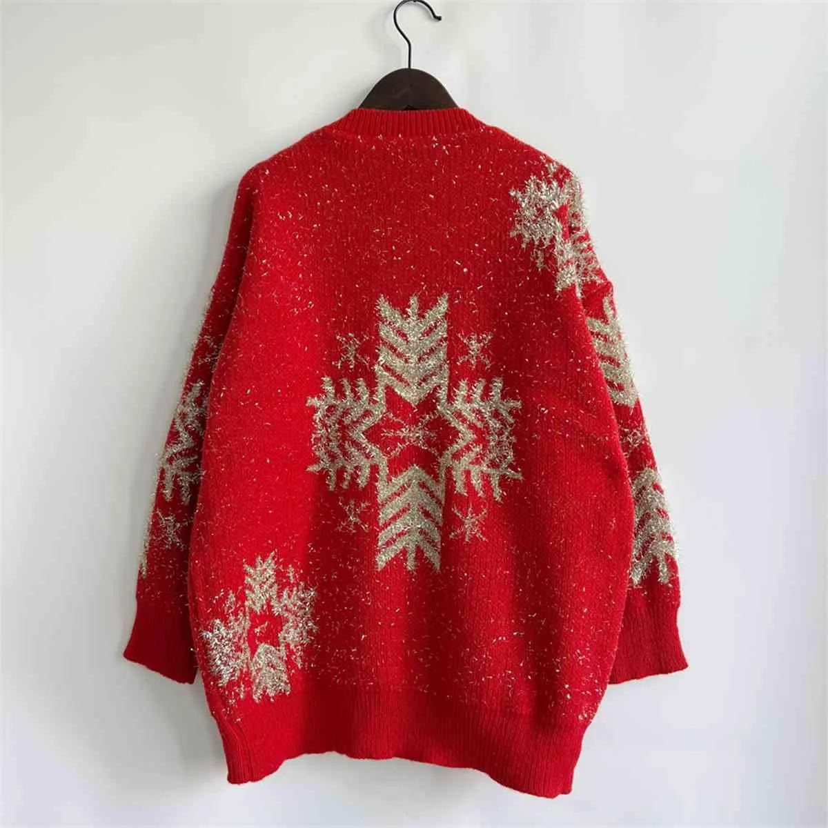 Cozy Snowflake Knit Sweater for Winter Wear